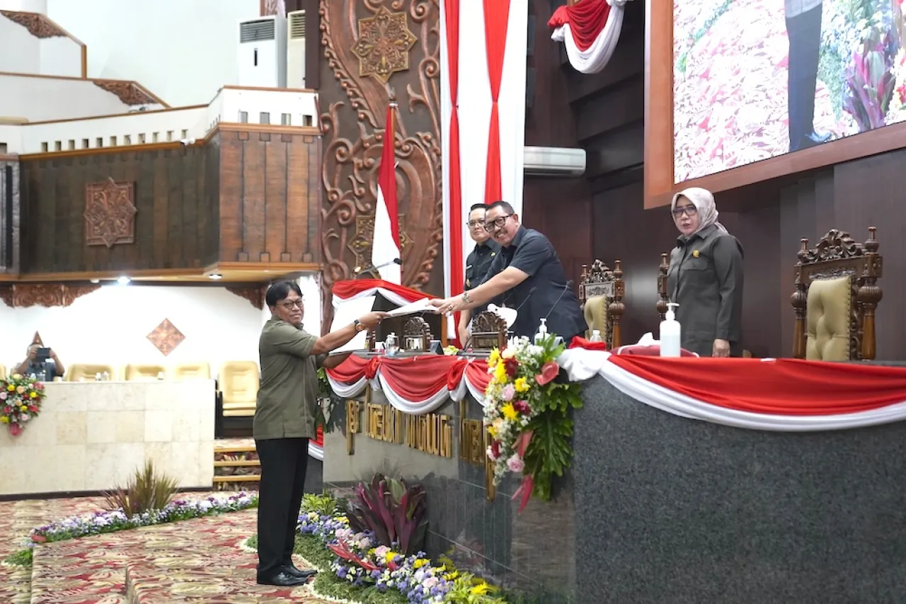 Komisi B DPRD Jatim Lanjutkan Pembahasan Raperda Industri Hasil Tembakau