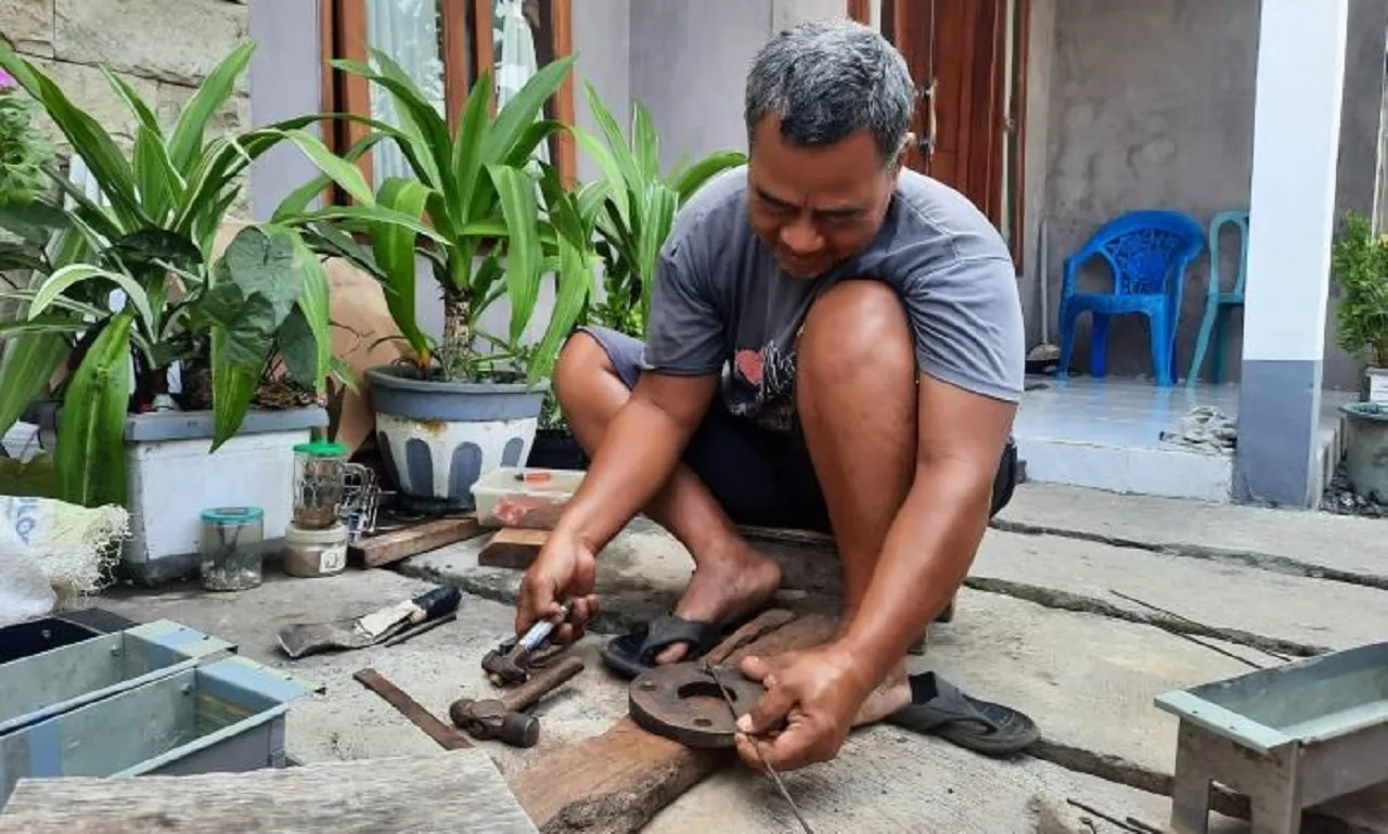Momen Idul Adha, Banjir Cuan Sulap Limbah Besi Jadi Pemanggang Sate
