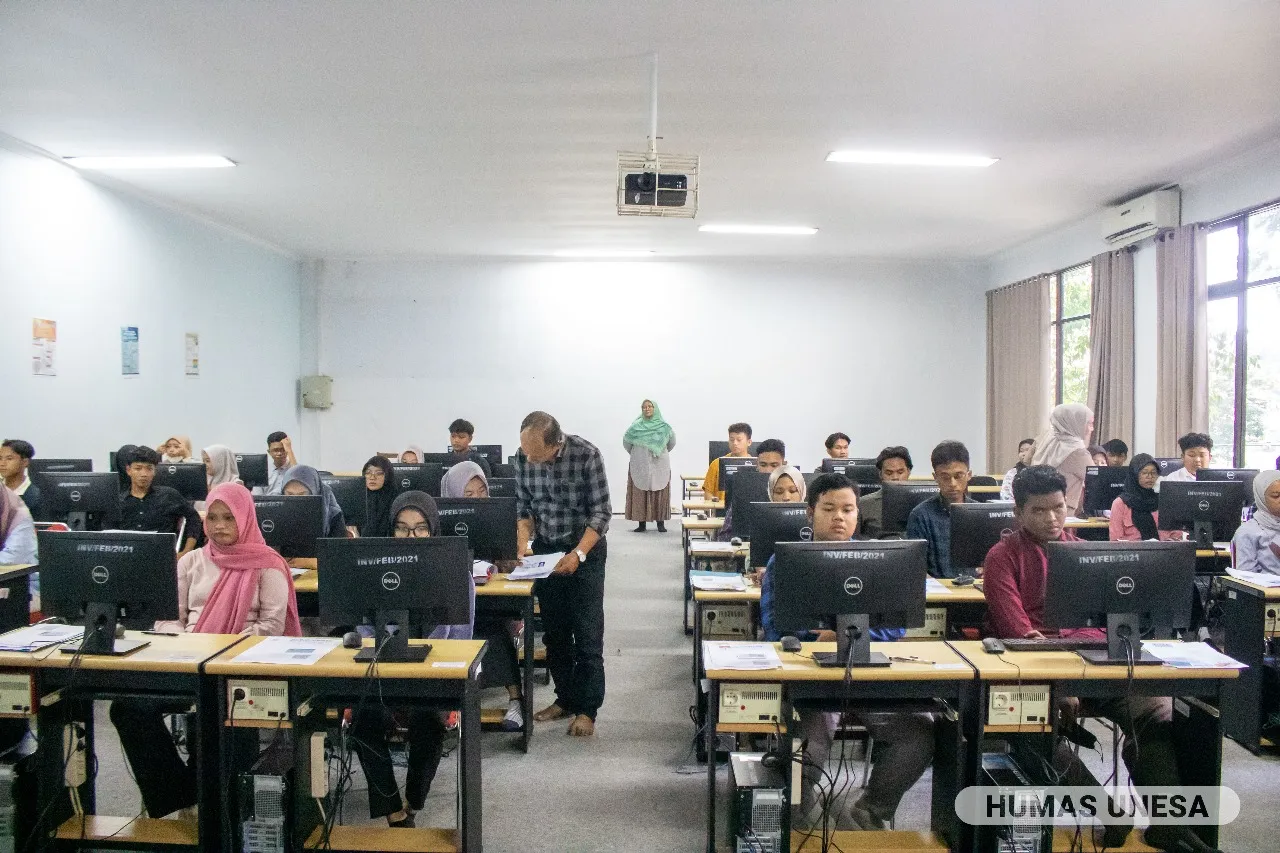 UTBK Hari Pertama UNESA Diikuti 1.980 Peserta: Tes Lancar, Ruangan Dijaga 2-5 Pengawas