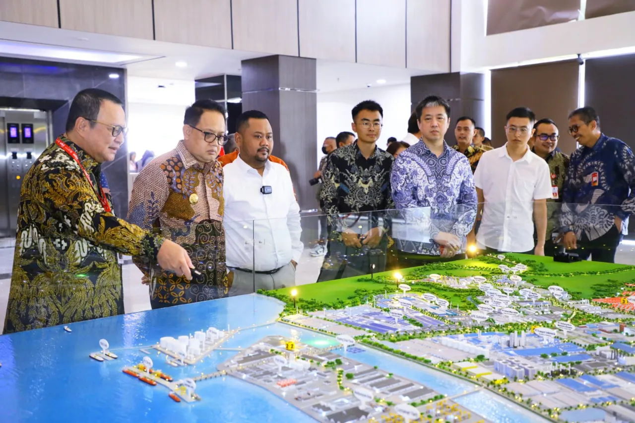 Pj Gubernur Adhy Yakinkan Bank Jatim Siap Dukung Pendanaan Pengembangan JIIPE Gresik
