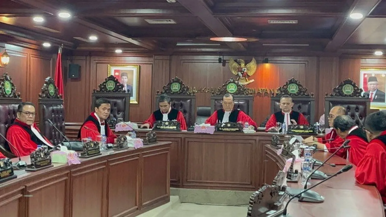 Ketua MPR Mangkir