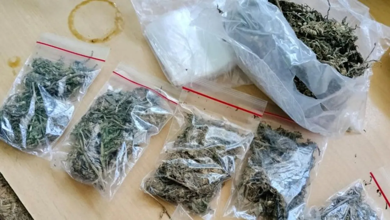 Pemotor Ditilang, Ternyata Bawa Ganja