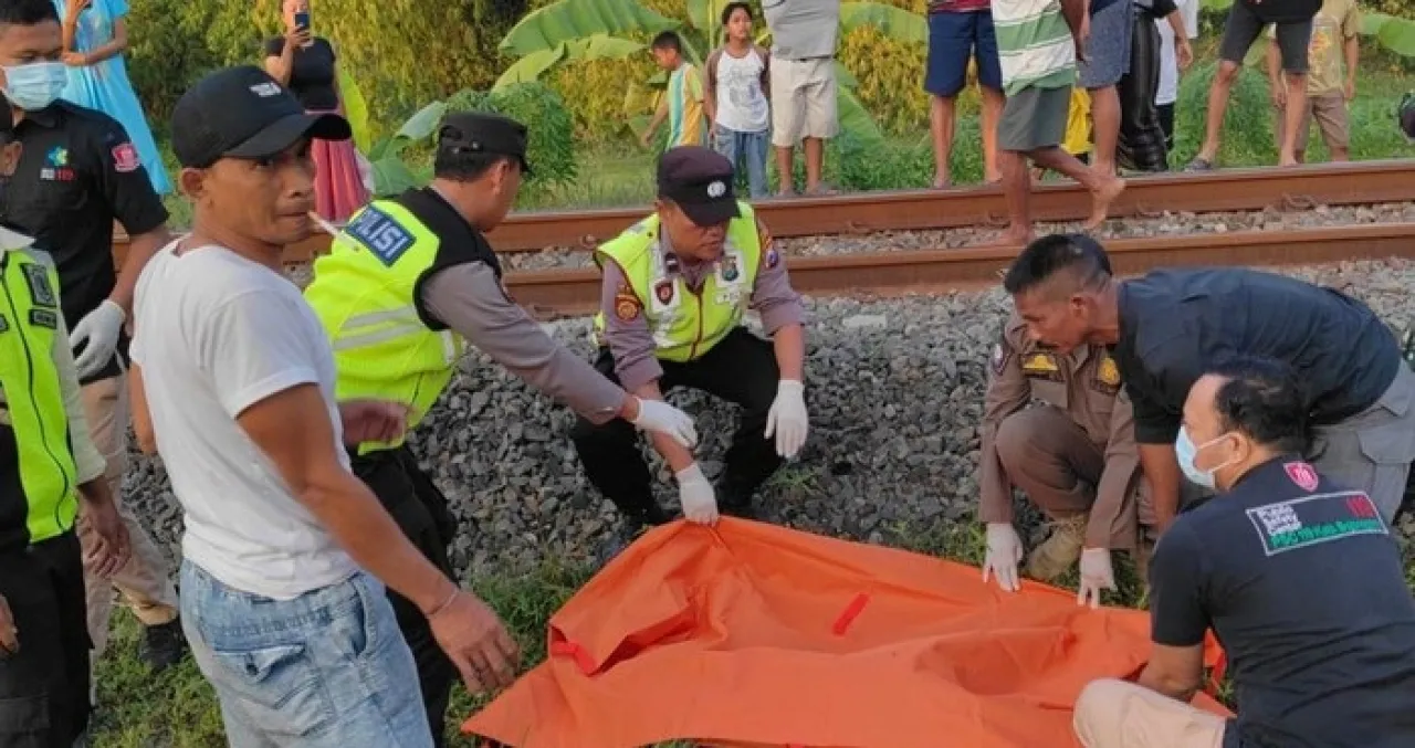 Pria Tanpa Identitas Tewas Tabrakkan Diri ke Kereta