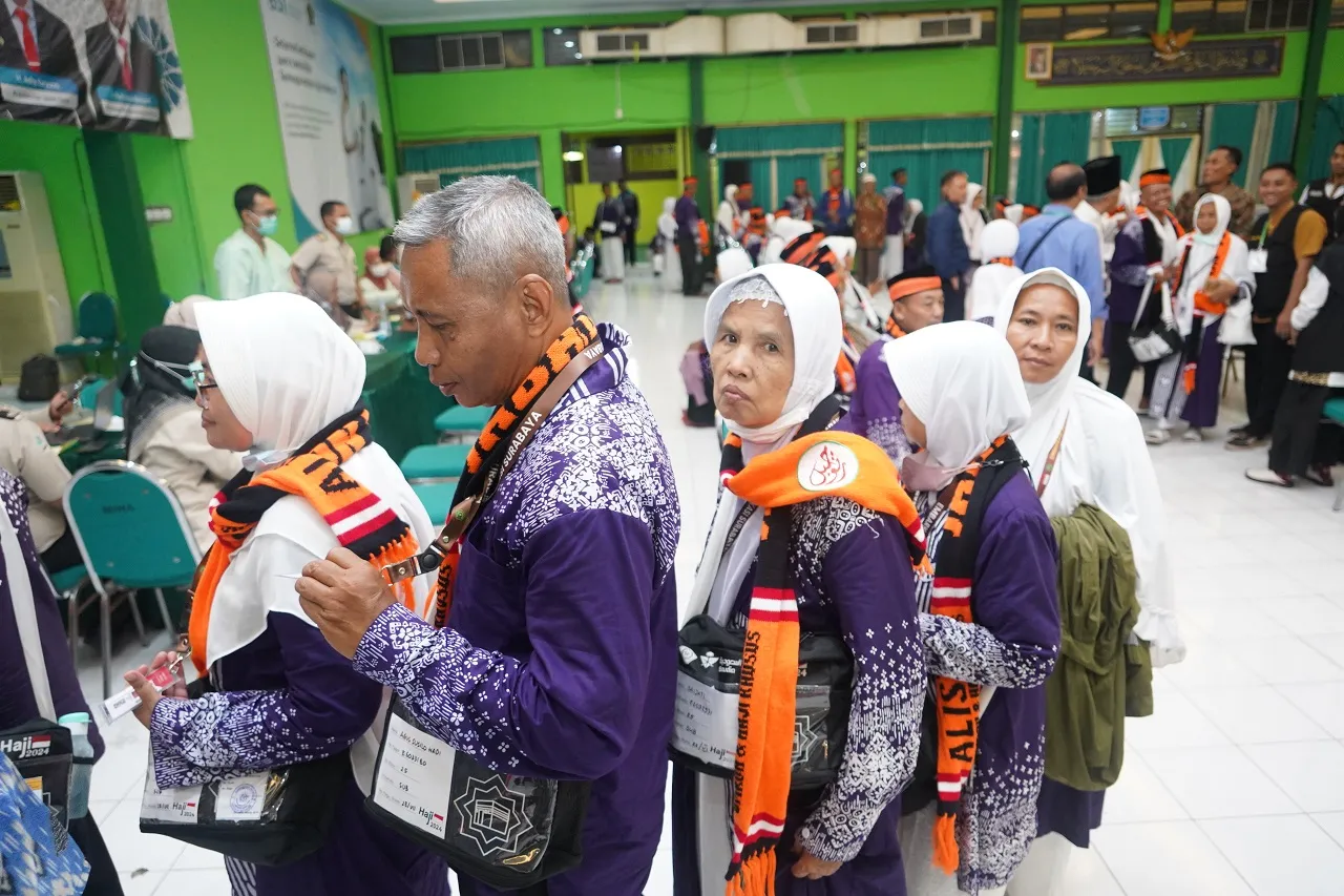 Siap Berangkat ke Bandara Juanda, Jemaah Haji Mendadak Sakit di Bus