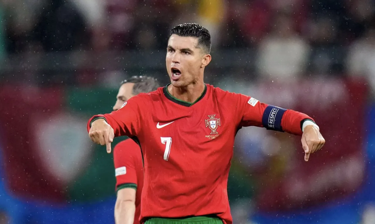 Baca juga : Bursa Taruhan Turkiye vs Portugal: Cristiano Ronaldo Ngevoor Arda Guler 1 Bola
