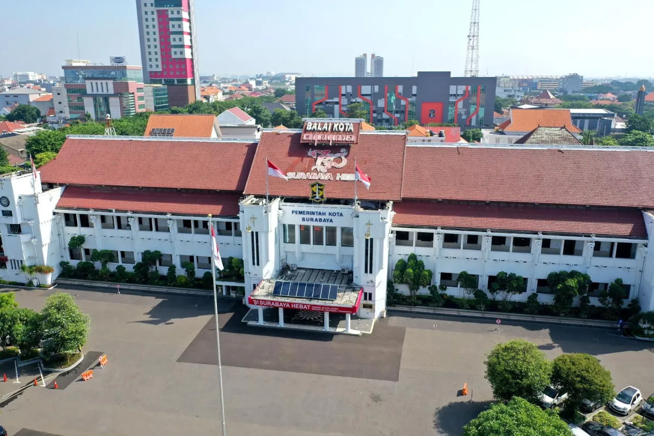 Pemkot Surabaya Beralih ke Kendaraan Listrik untuk Efisiensi dan Lingkungan