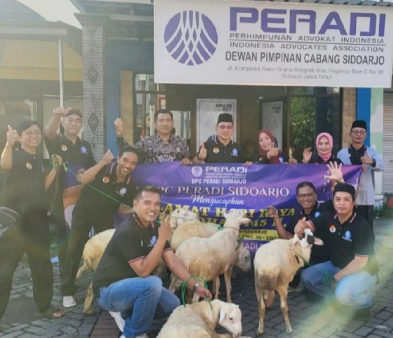 Meneladani Kisah Nabi Ibrahim AS, DPC Peradi Sidoarjo Bagikan Hewan Kurban