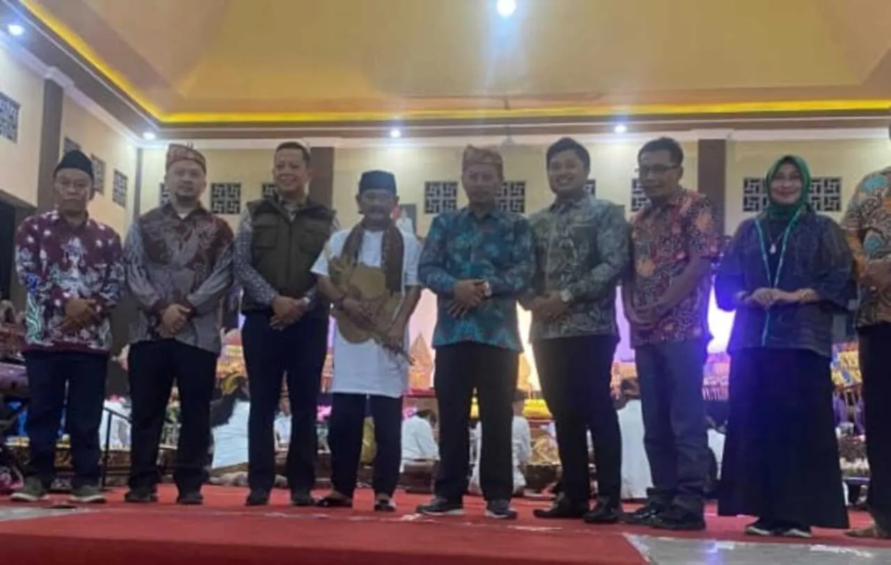 Semar Maneges Edukasi Moral Kepemimpinan
