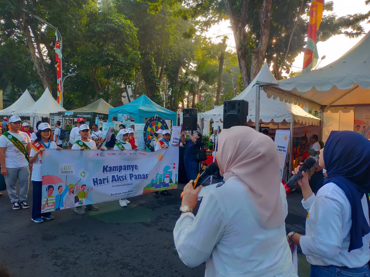 PMI Surabaya Gelar Edukasi Pencegahan Heatstroke di Taman Bungkul