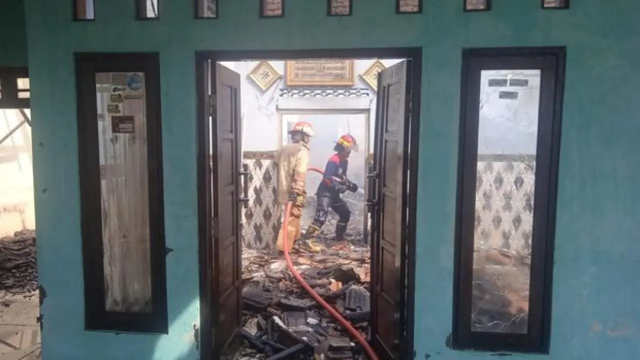 Diduga Korsleting Listrik, 3 Rumah dan 1 Mobil Hangus