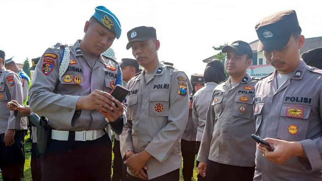 Antisipasi Polisi Terlibat Judi Online, Polres Jombang Cek HP Anggota