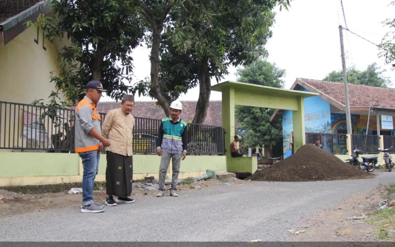Pemerintah Kabupaten Pasuruan Perbaiki Jalan yang Rusak