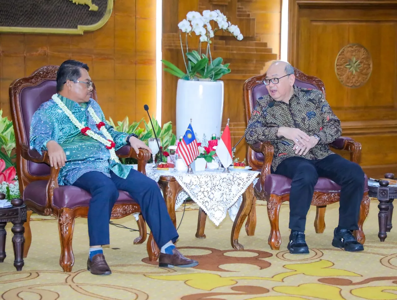 Pj Sekdaprov Jatim Bahas Kerjasama Bidang Pendidi