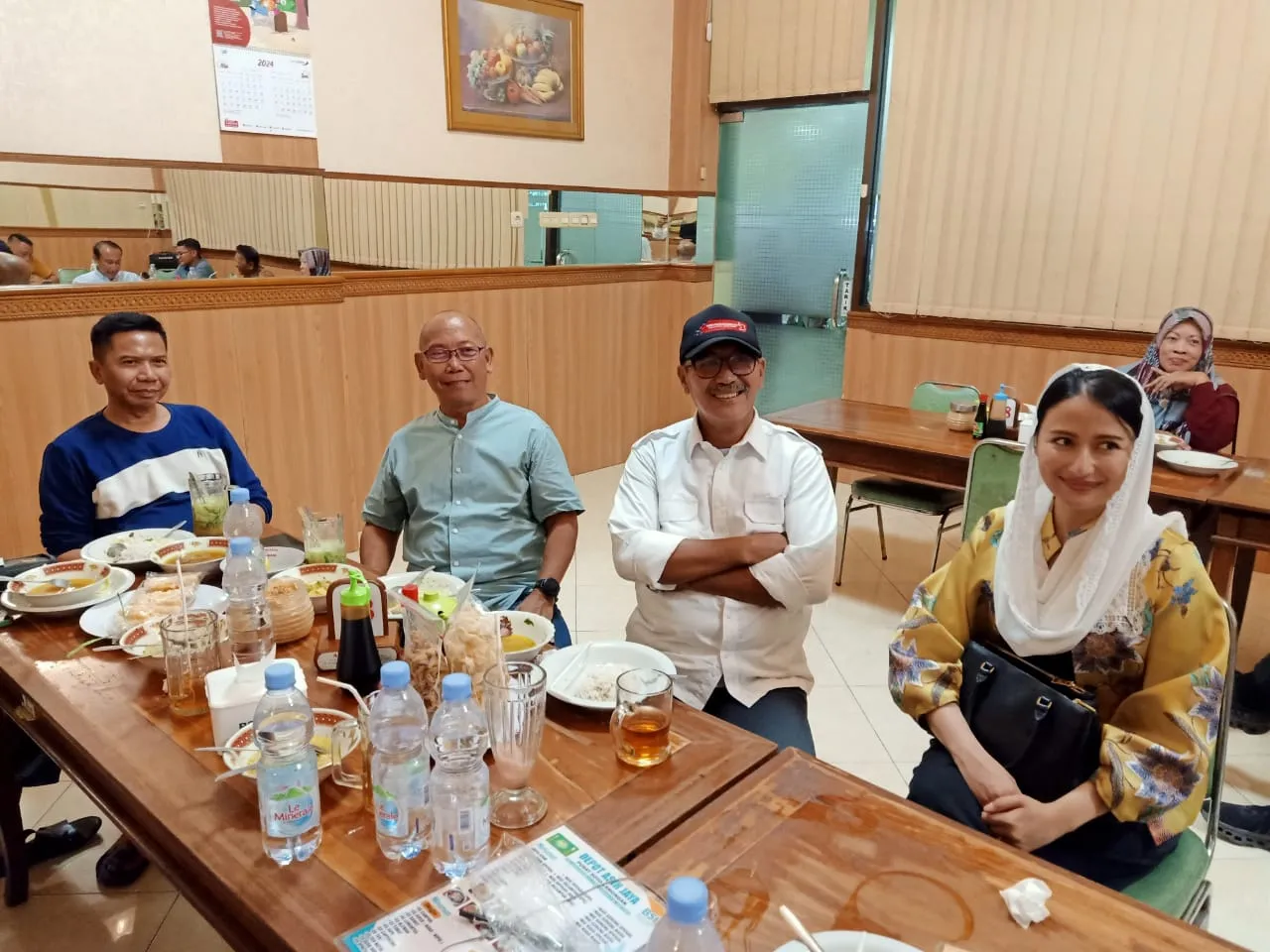 Roro Makan Sore Bersama Handoyo dan Petinggi Partai, Akankah Poros ini Terwujud....?