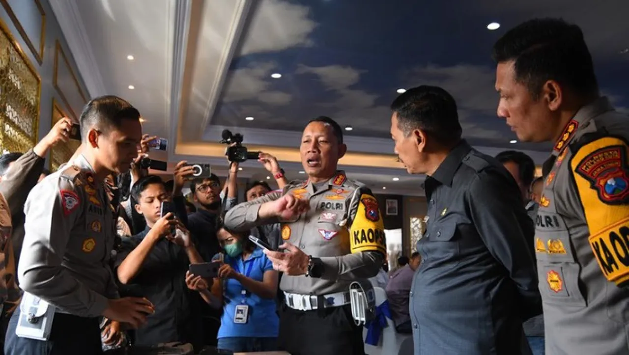 Pertama di Indonesia, ETLE Mobile Handheald, Petugas Langsung Tindak Pelanggar di Lokasi