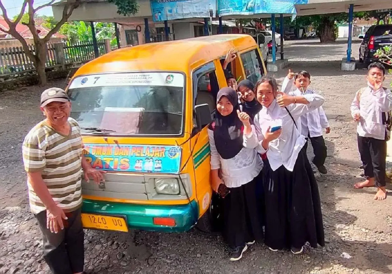 Program Angkutan Pelajar Gratis, Sopir Angkot di Banyuwangi Ketiban Rejeki
