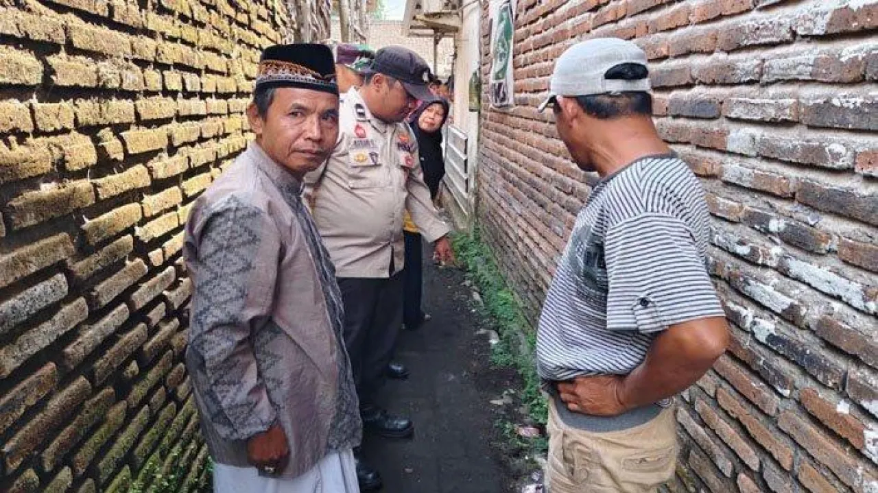 Bayi Laki-laki Diduga Baru Lahir di Buang di Gang Sempit
