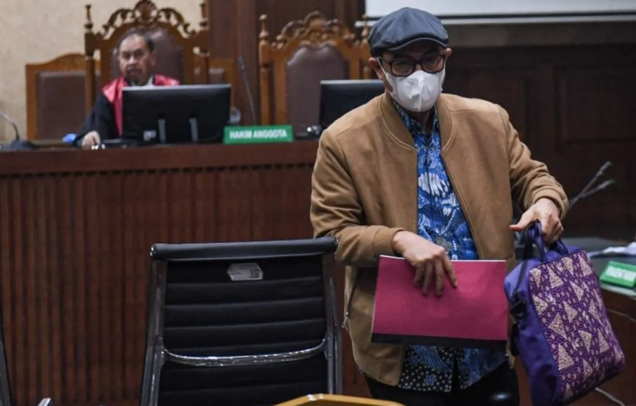 Hakim Agung nonaktif Gazalba Saleh, Bayar Alpard Tunai