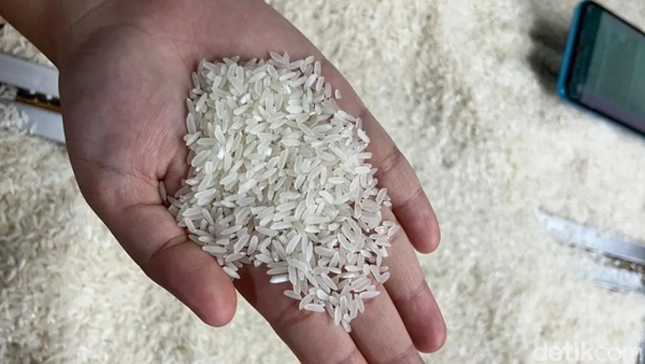 Kemendagri Minta Bulog Turunkan Harga Beras