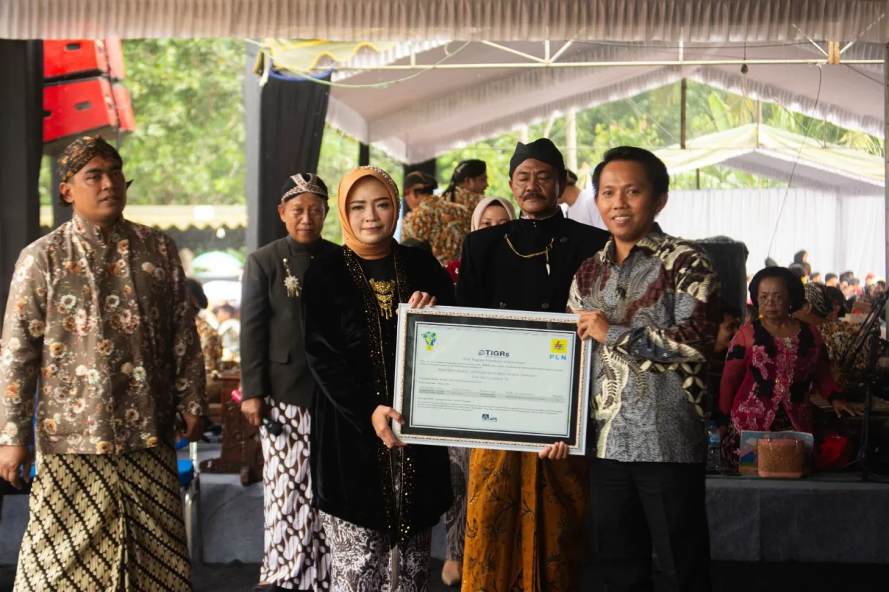 Pemerintah Kecamatan Dongko Jadi  Pengguna REC Pertama di Jatim