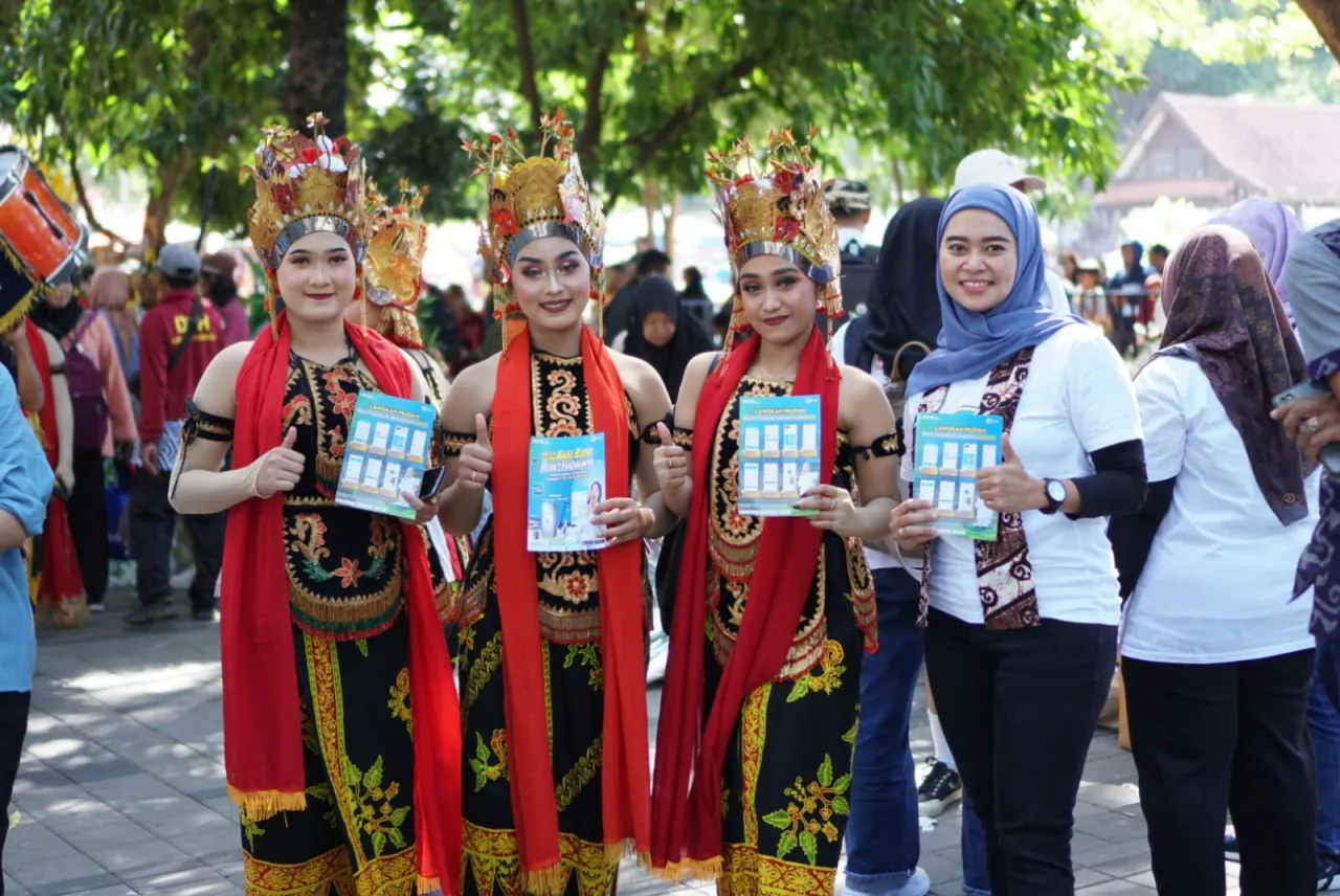 Festival BEC dan Rontek Pacitan 2024, Srikandi PLN Sosialisasikan Aplikasi PLN Mobile
