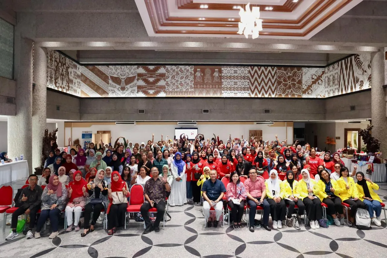 Program Studi S2 Kimia UNESA Melatih Pembuatan Keju bagi Pekerja Migran Indonesia di Singapura