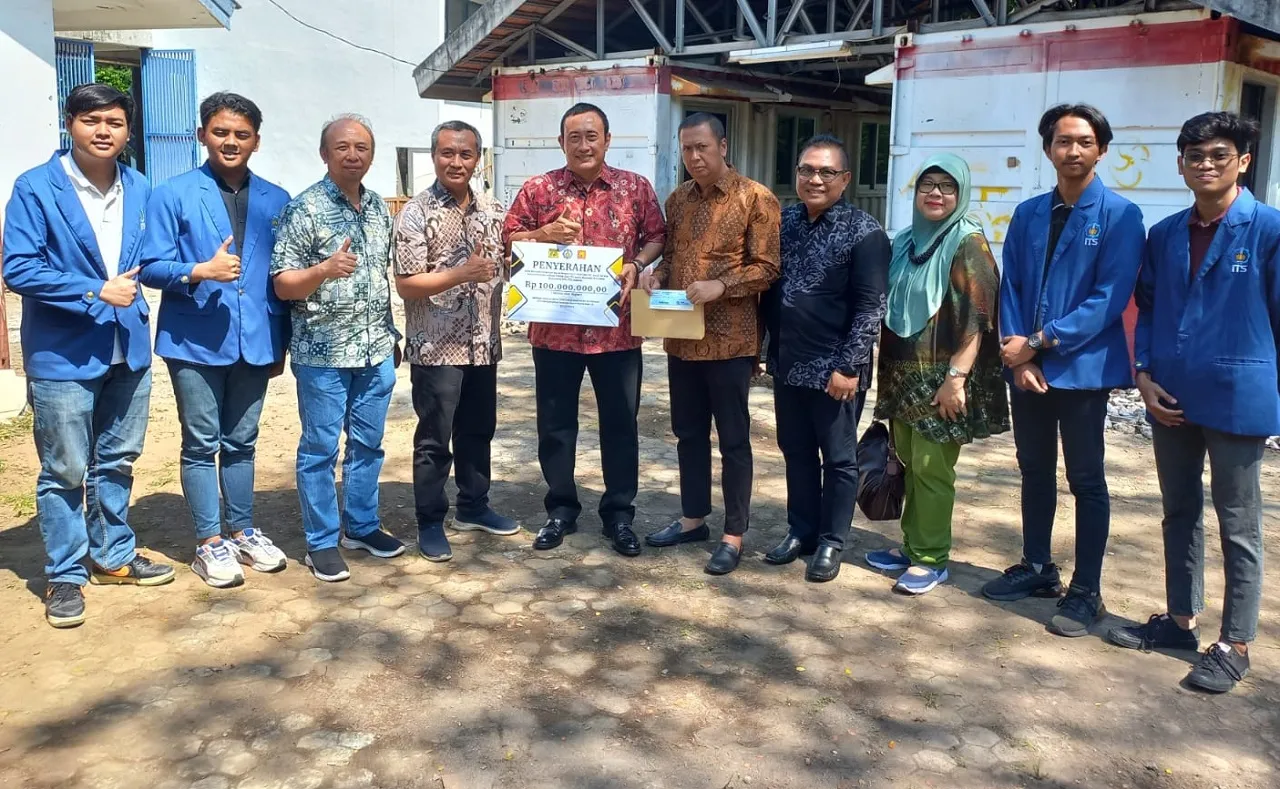 Mahasiswa Teknik Sipil ITS Terima Bantuan CSR Rp 100 Juta dari Alumni