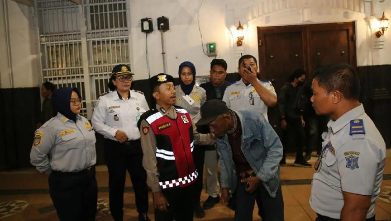 Baca juga : 5 Jukir Liar di Surabaya Diamankan, Dijatuhi Sanksi Tipiring