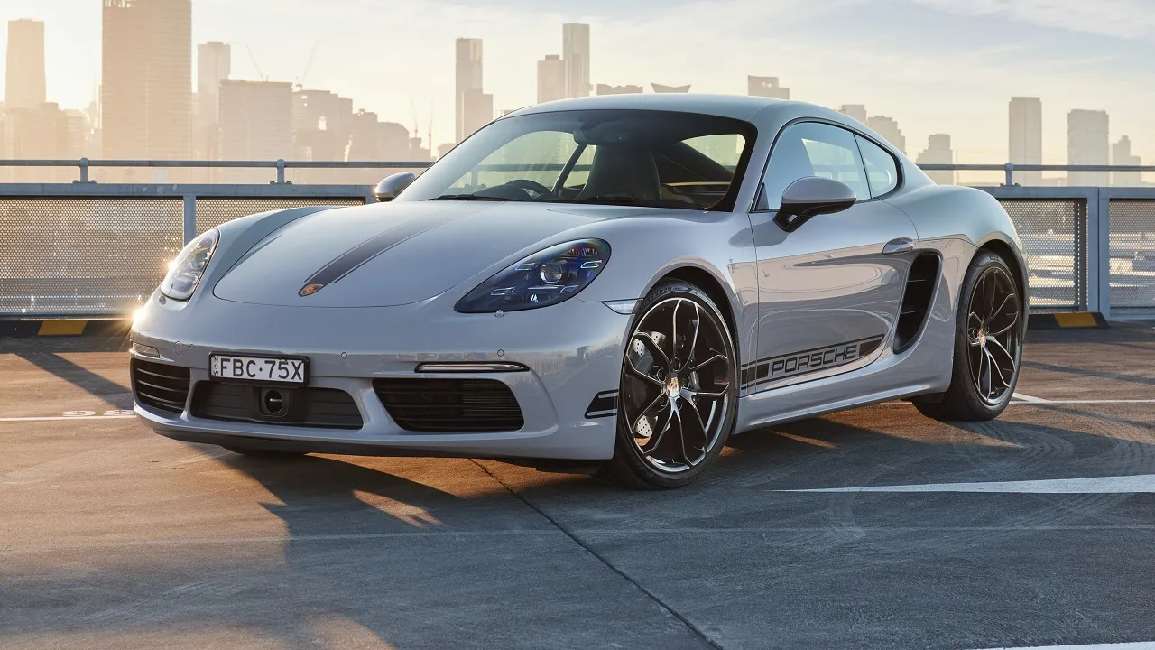Porsche Komitmen Jadi Merek Kendaraan Listrik Sepenuhnya