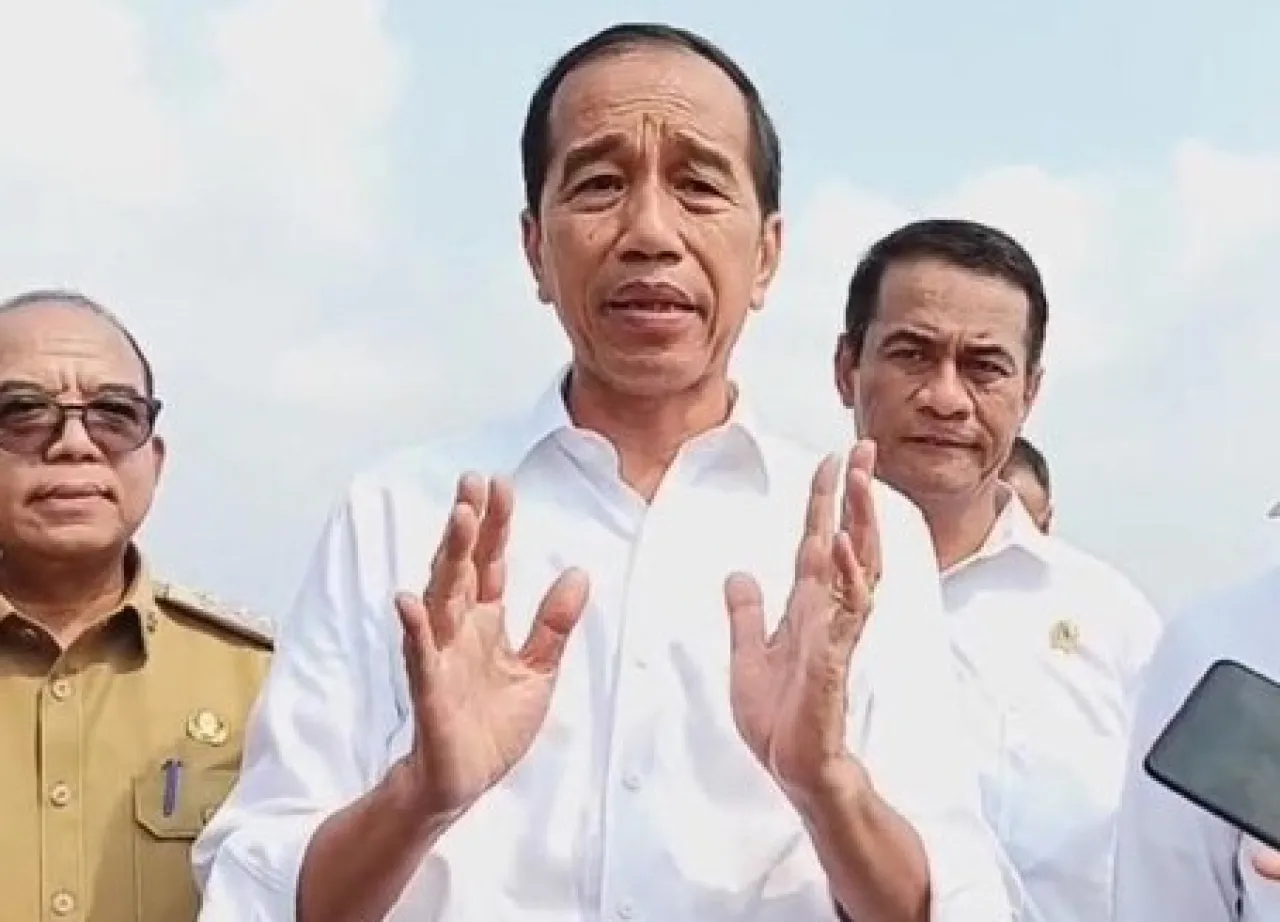 Jokowi Balas Kritik PDIP Terkait Bobby Menantunya