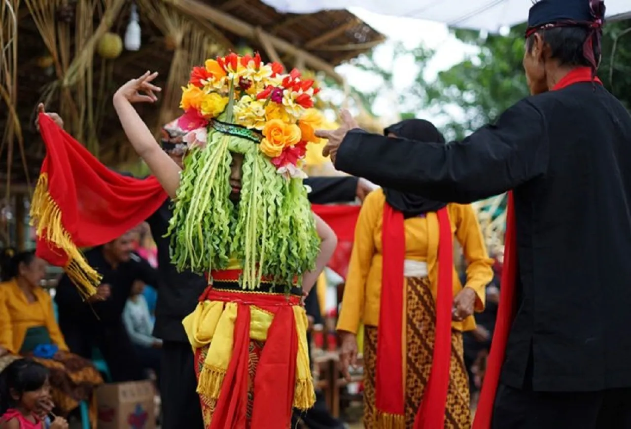 Mistisnya Ritual Seblang Olehsari, Gaet Wisatawan Lokal dan Mancanegara
