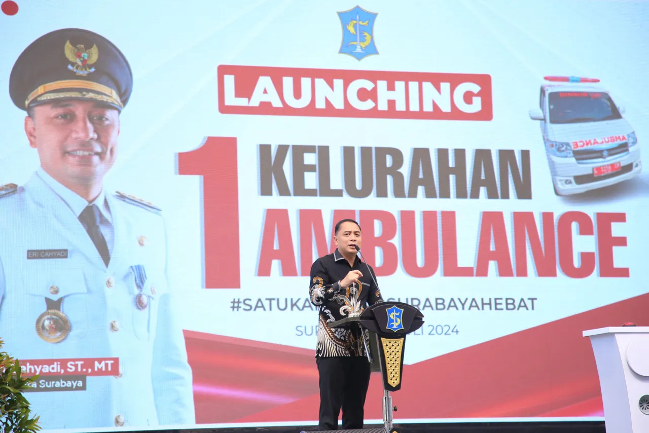 Wali Kota Surabaya Eri Resmikan “1 Kelurahan 1 Ambulans”