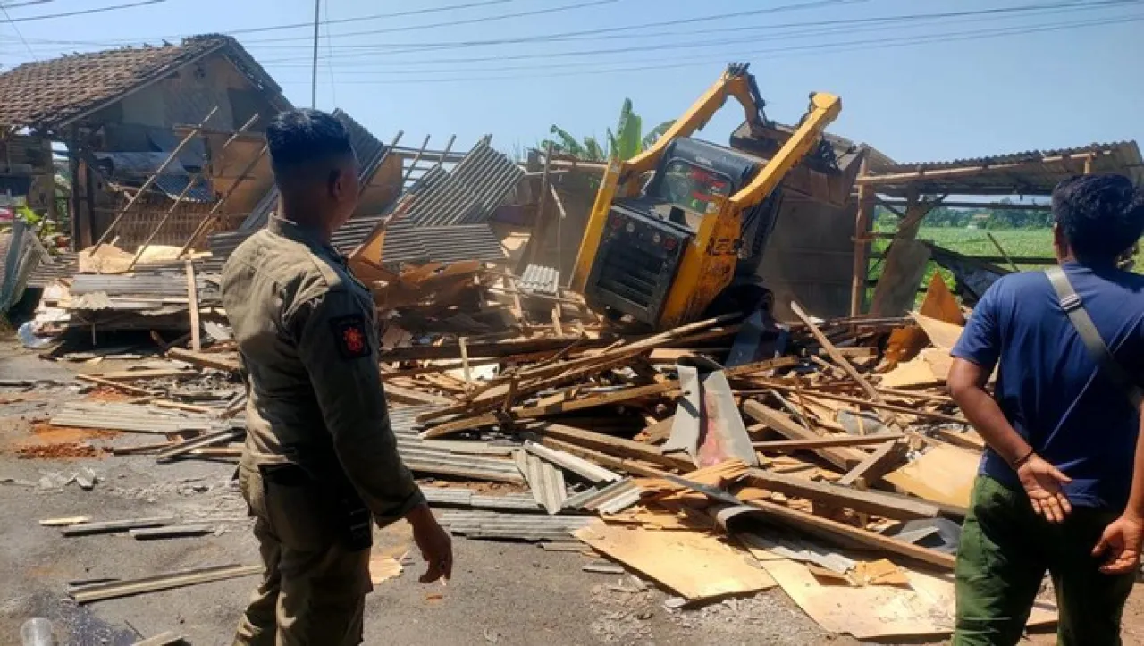 Baca juga : Warung Remang-remang di Probolinggo Dibongkar