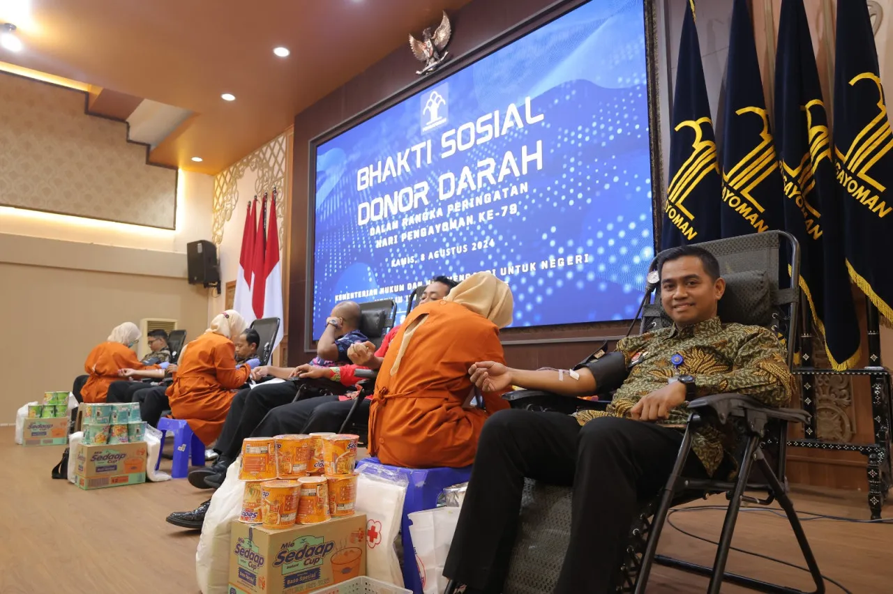 Kemenkumham Jatim Gelar Donor Darah hingga Bansos