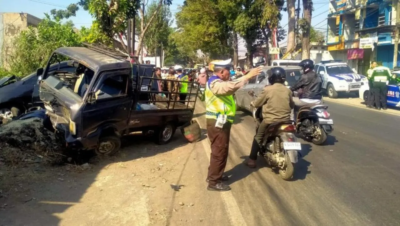 3 Mobil dan 1 Motor Terlibat Kecelakaan di Malang