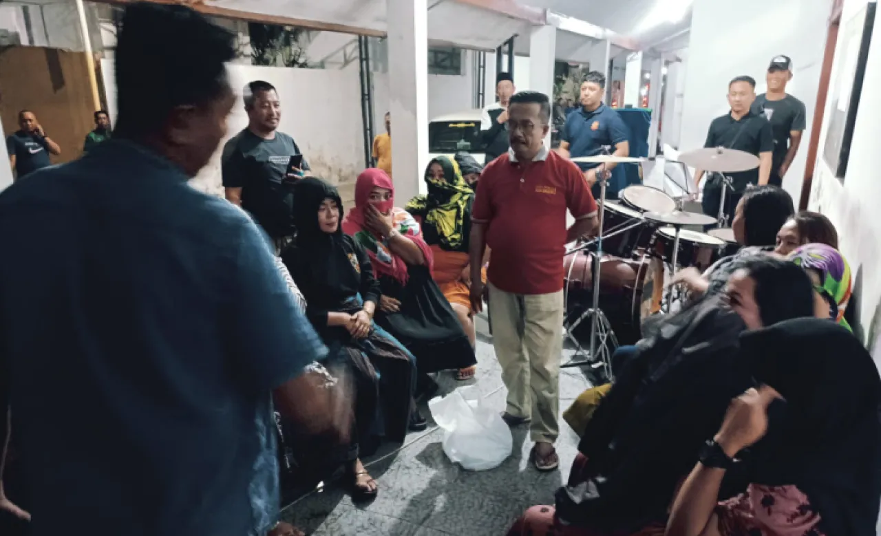 Satpol PP Probolinggo Amankan 12 PSK saat Mangkal