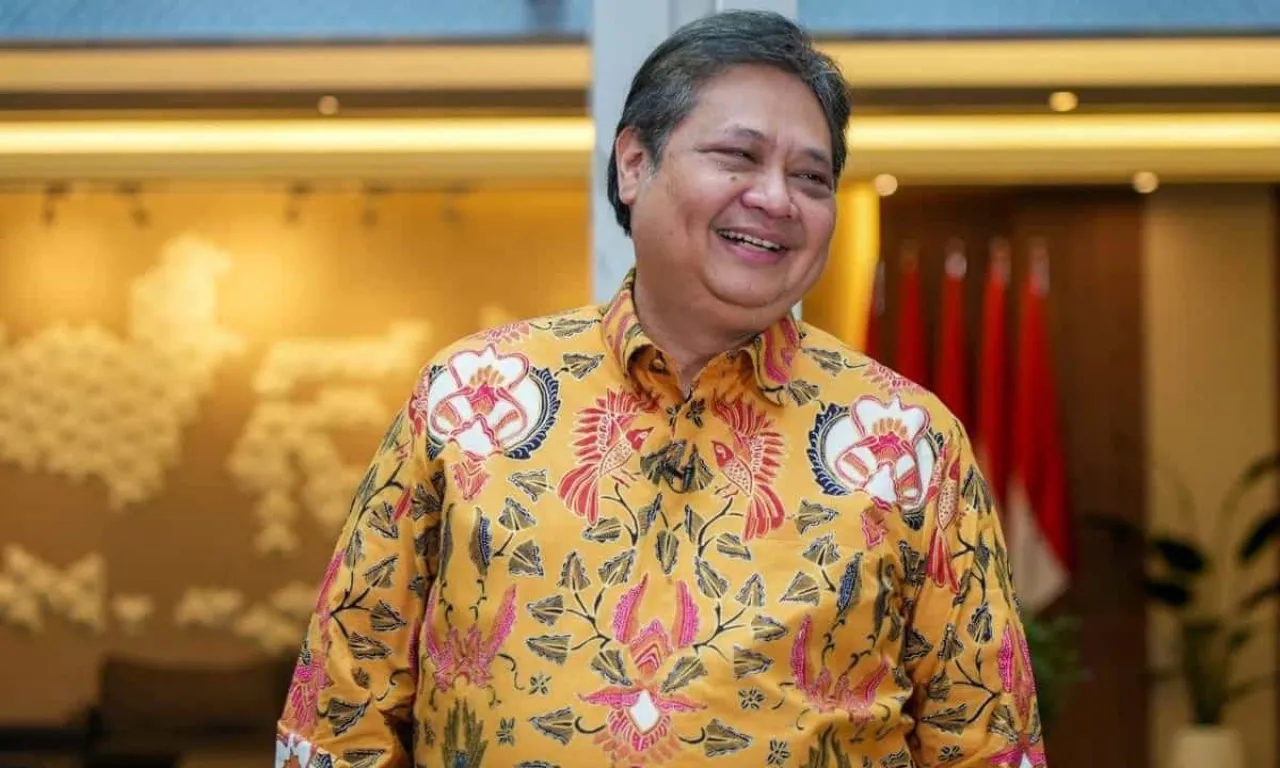 Mundur dari Ketum Golkar, Airlangga Ketawa-ketawa
