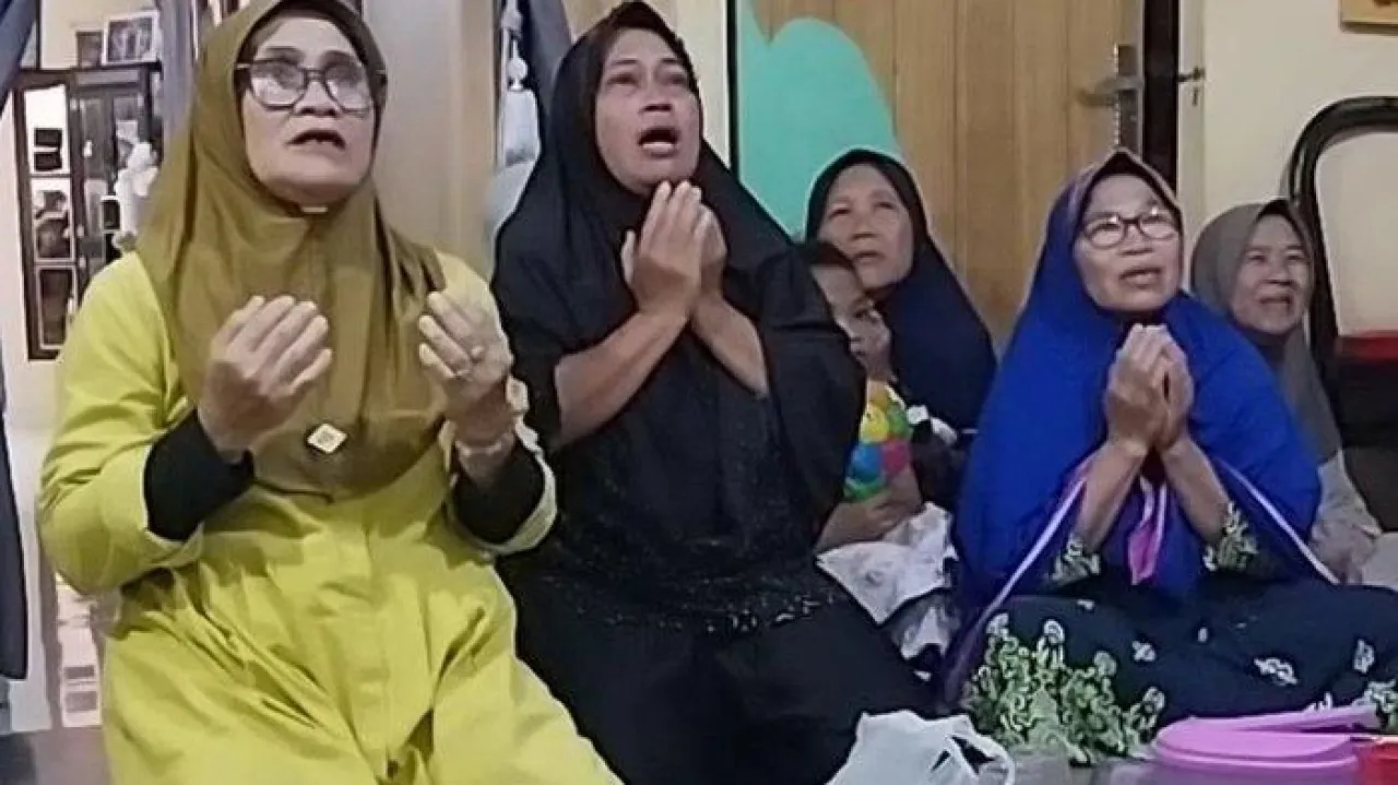 Doa Ibu ke Veddriq Leonardo, Sambil Masak