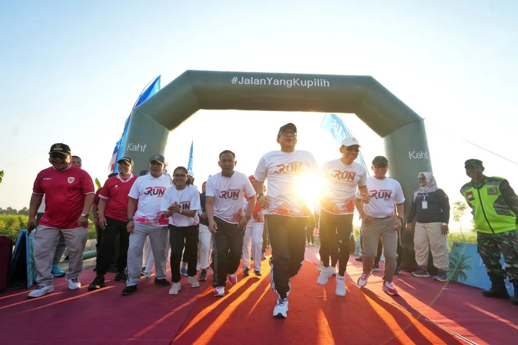 Banjir Keringat di Merdeka Run 2024, Mas Pj Ali Kuncoro Lari Bersama Kerumunan Peserta