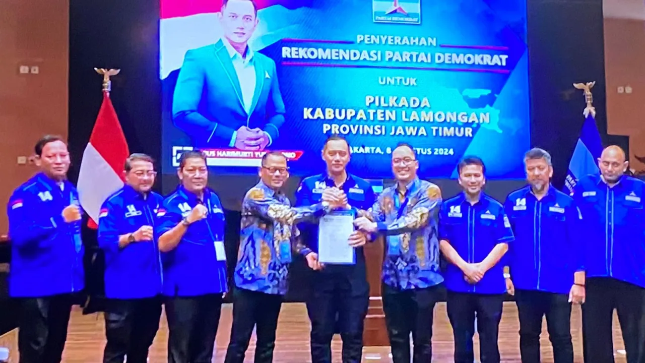 Bukan ke Petahana, AHY Serahkan Rekomendasi Demokrat ke Abdul Ghofur-Firosya Shalati