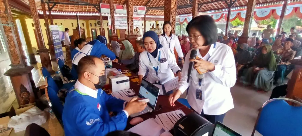 Salurkan CSR, SKP dan RS Gatoel Gelar Pengobatan Gratis di Tiga Desa