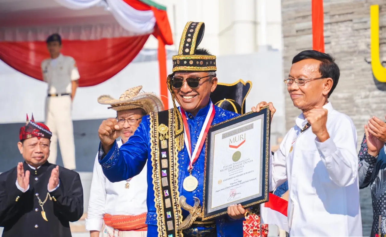 HUT Kemerdekaan RI ke-79, UNESA Berhasil Pecahkan Dua Rekor MURI