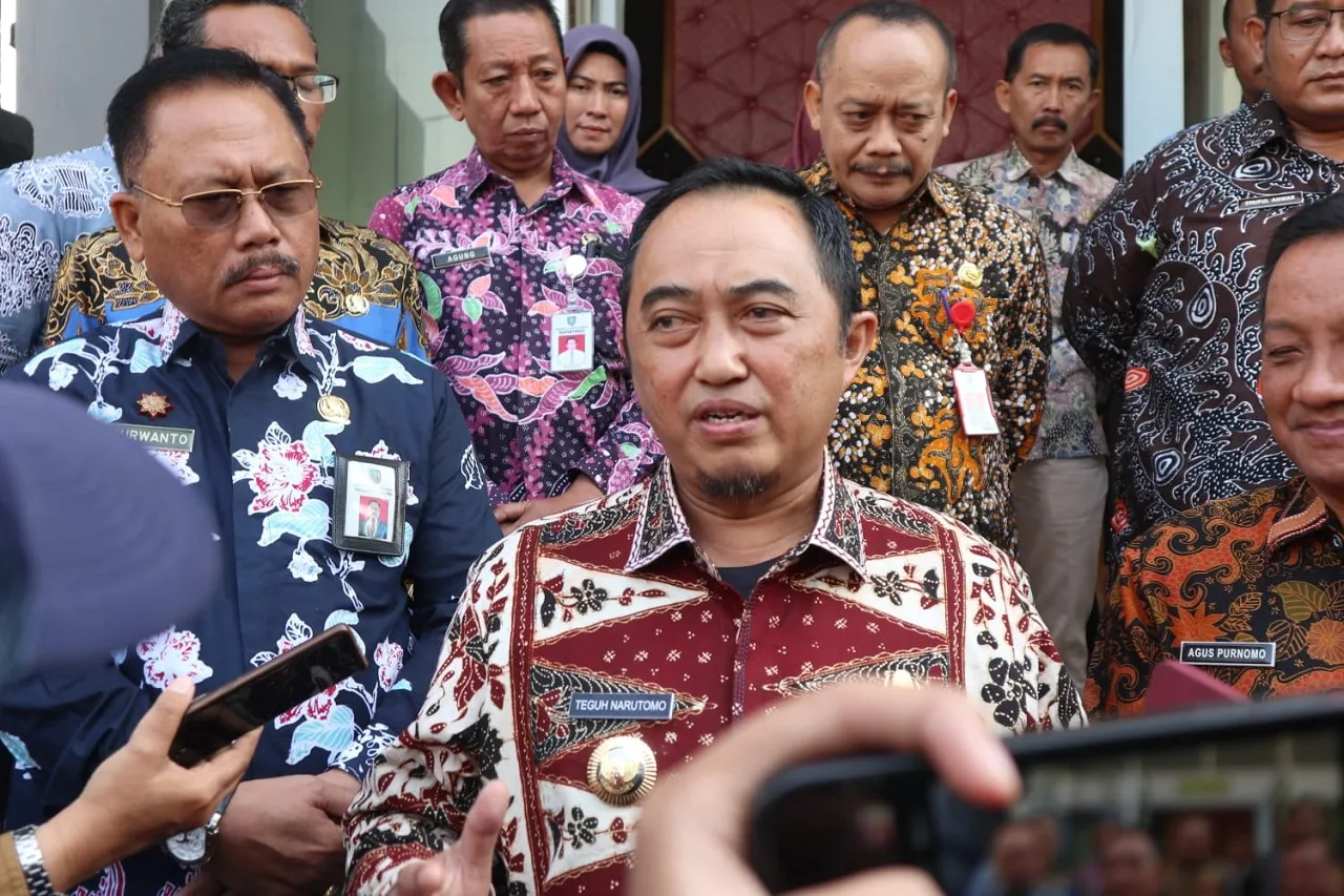 Kepala Dinas dan Sekdin Disdikbud Jombang di Nonjobkan