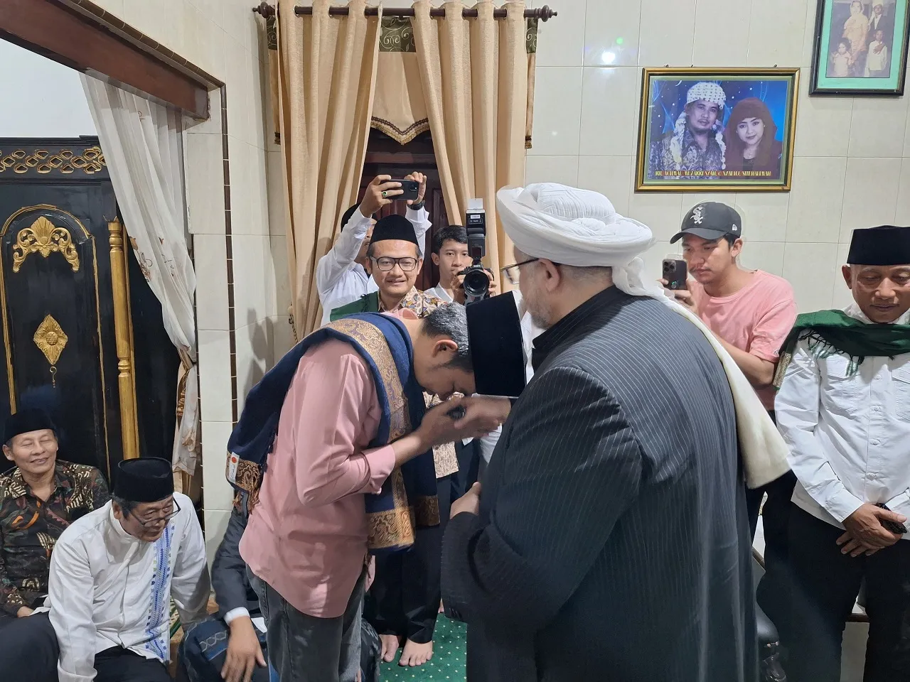 Cicit Syekh Abdul Qodir Jaelani Doakan Gus Fawait Menang Pilkada Jember