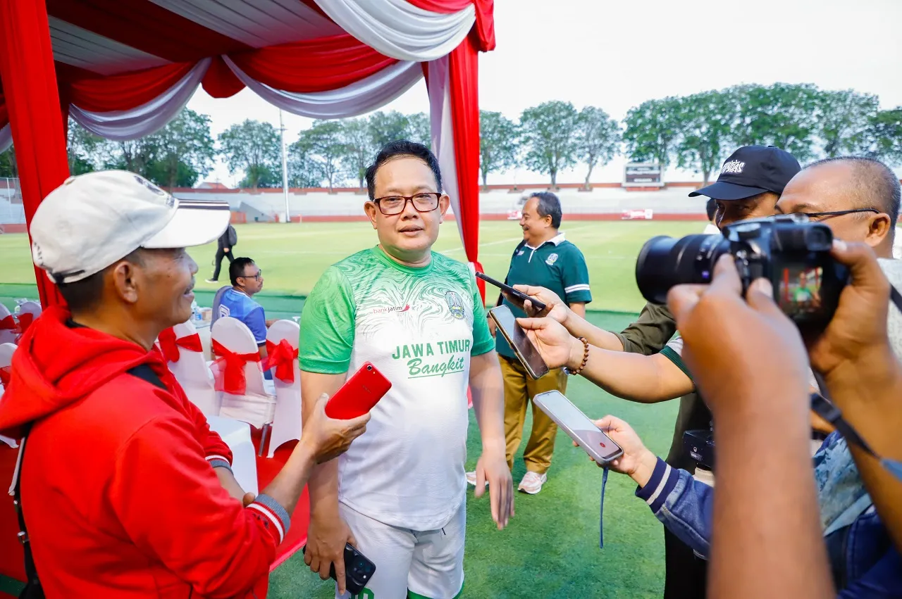 Pemprov Cetak 4 Gol dari Bank Jatim, Pj Gubernur Adhy Jadi Starter Kemenangan ‘Mendadak Soccer II’