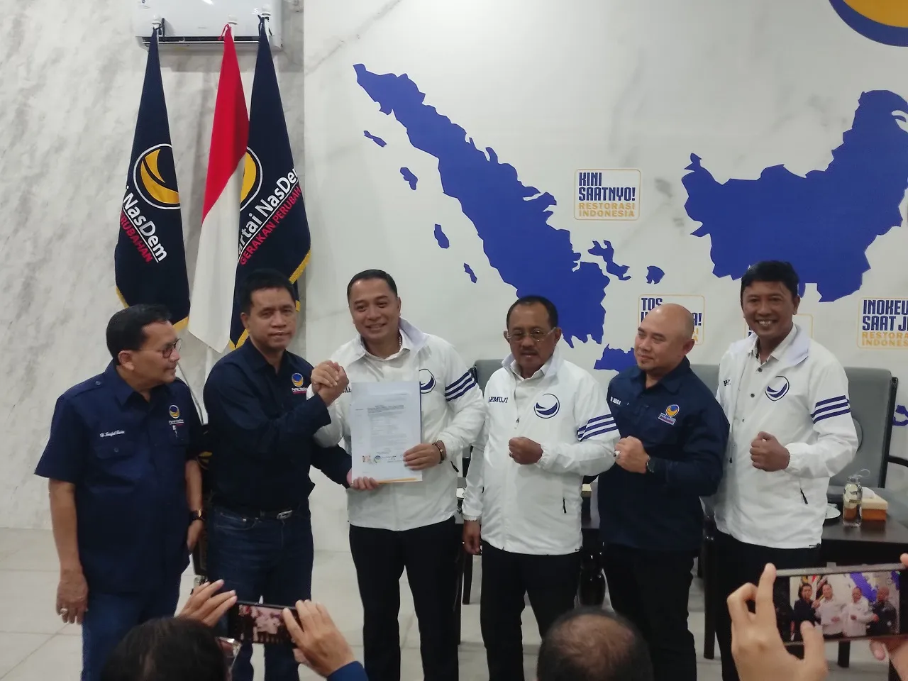 Fokus Kesejahteraan Rakyat, Eri Cahyadi-Armuji Raih Dukungan Kuat NasDem