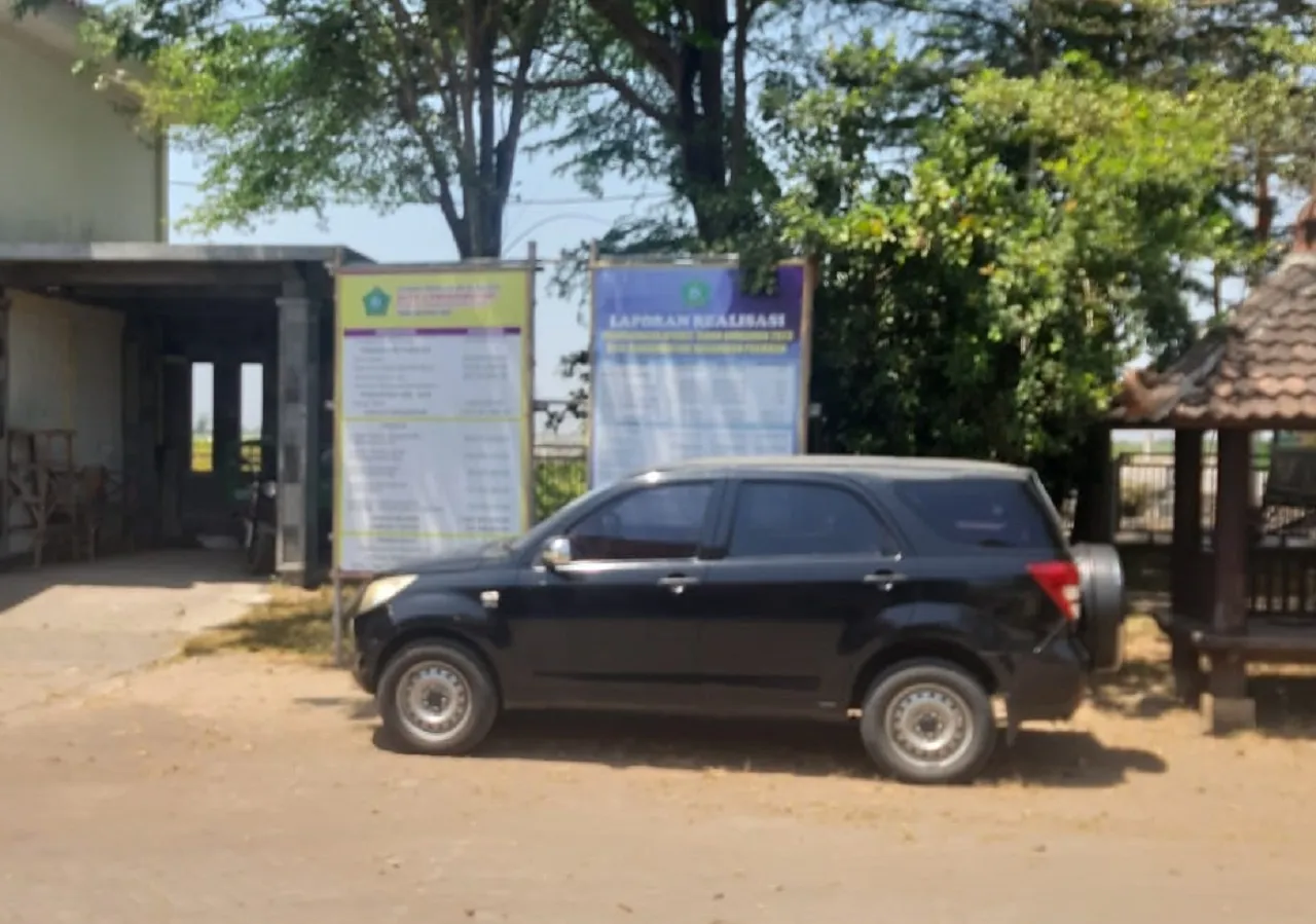 Wujudkan Transparansi Publik, Pemdes Cangkringturi Pasang Baliho APBDes