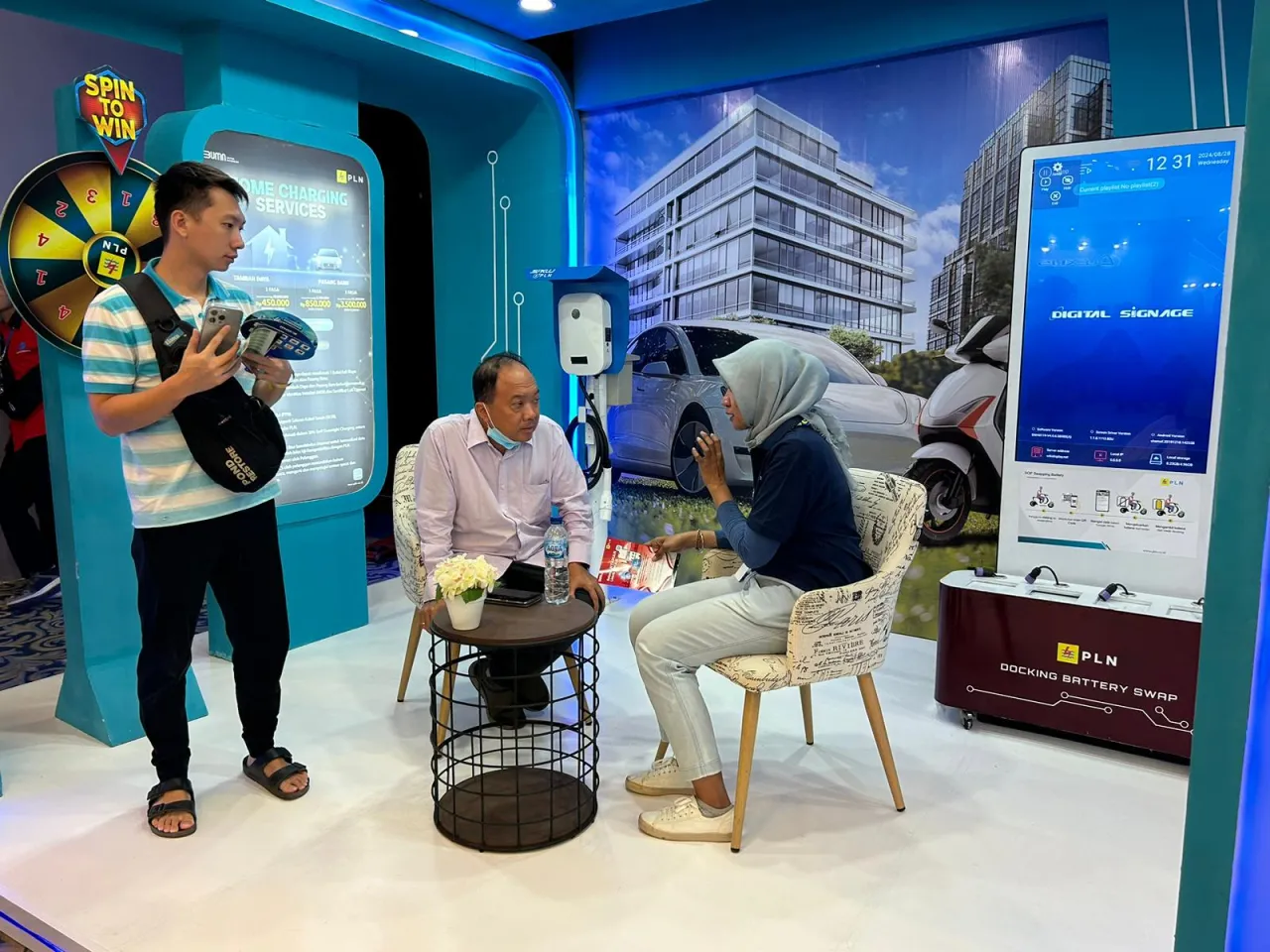 Ramaikan Gelaran GIIAS Surabaya 2024, PLN Jatim Dukung Pengurangan Emisi Karbon
