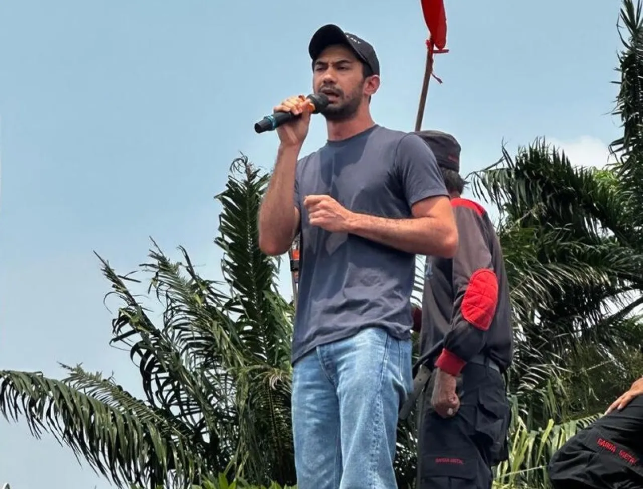 Reza Rahadian: Ini Bukan Negara Milik Keluarga Tertentu, Saya Tak Bisa Diam