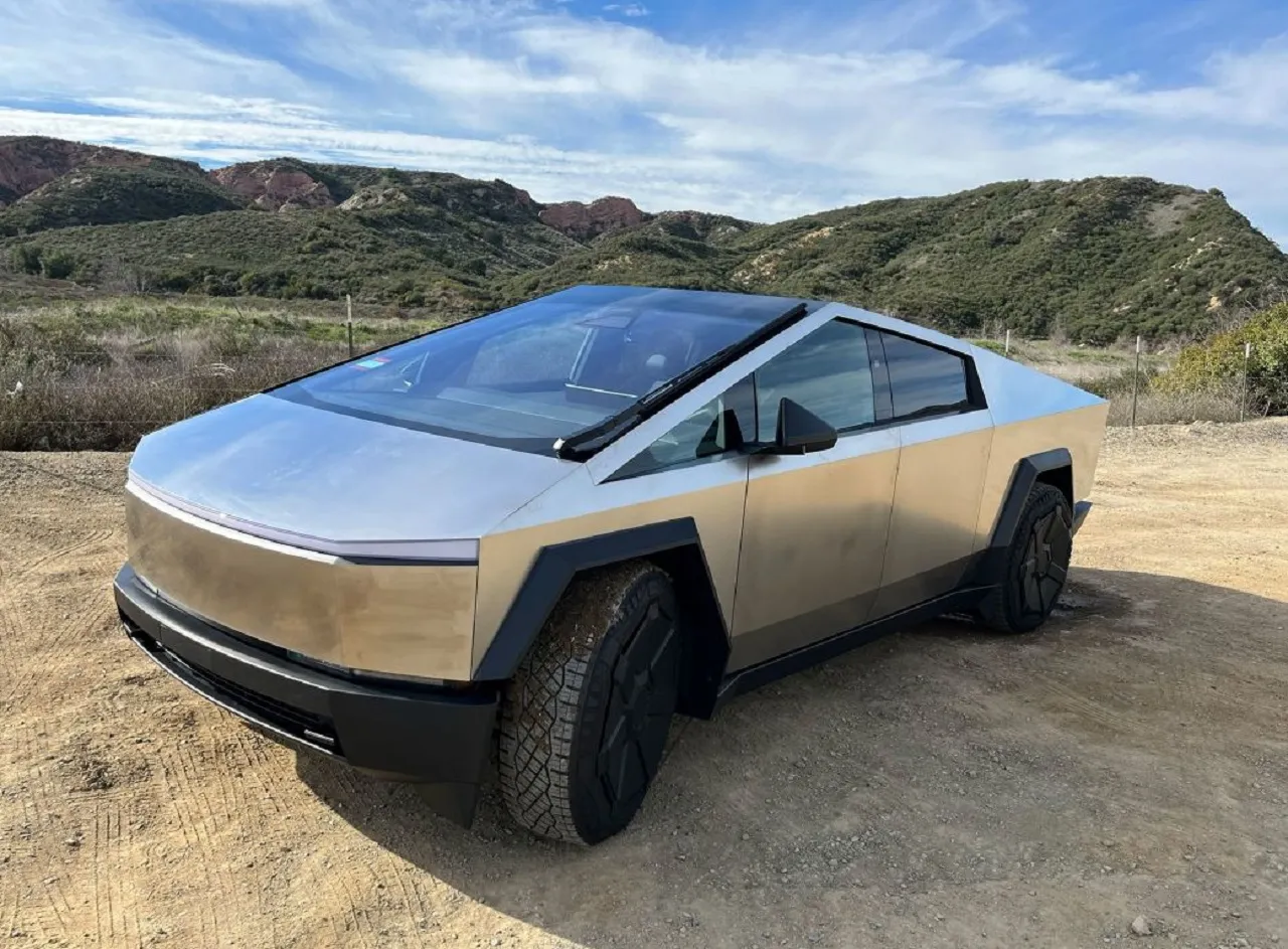 Tesla ‘Setop’ Pesanan Cybertruck Versi Murah, Kini Dibanderol Rp 1,6 Miliar